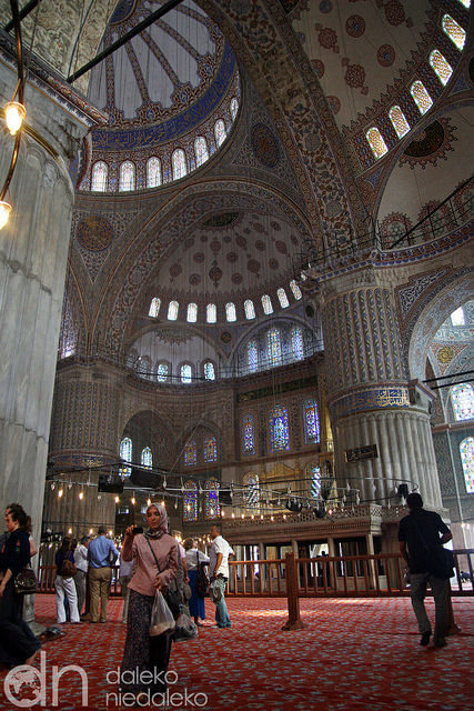 Wnętrze Błękitnego Meczetu w Stambule