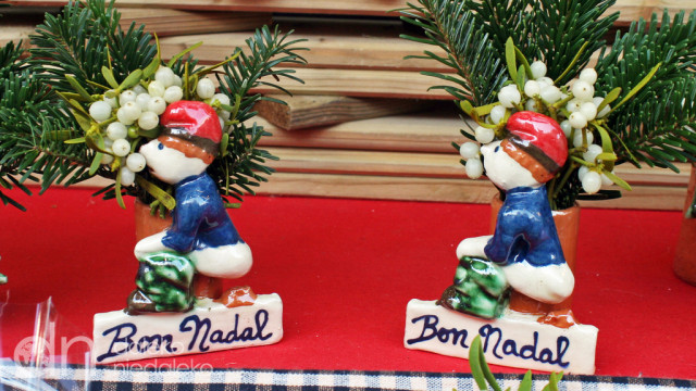 Katalońskie bożonarodzeniowe figurki robiące kupę Katalońskie bożonarodzeniowe figurki robiące kupę