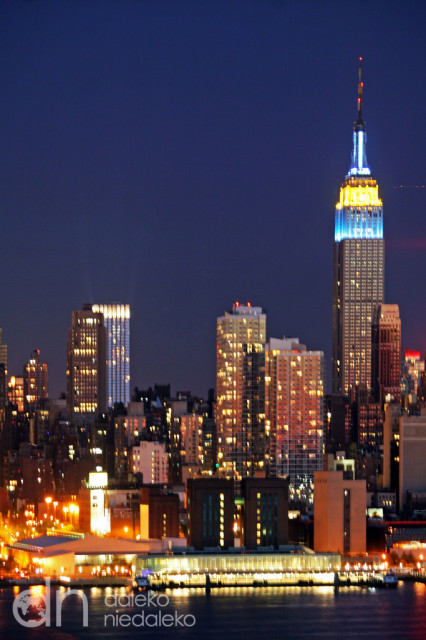 Empire State Building oświetlony specjalnie z okazji wizyty przedstawicieli UE w ONZ Empire State Building oświetlony specjalnie z okazji wizyty przedstawicieli UE w ONZ
