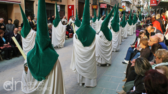 Nazarenos w tradycyjnych kapturach Nazarenos w tradycyjnych kapturach