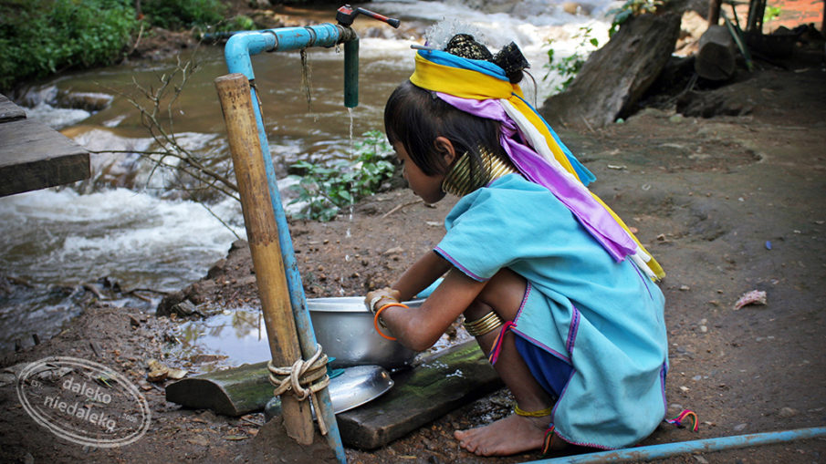 Dzieczynka z plemienia Padaung