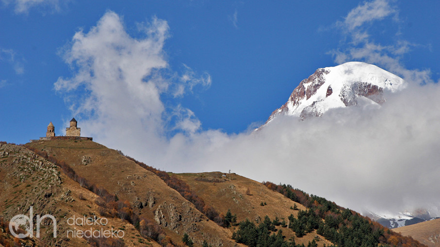 Cminda Sameba na tle Kazbeku