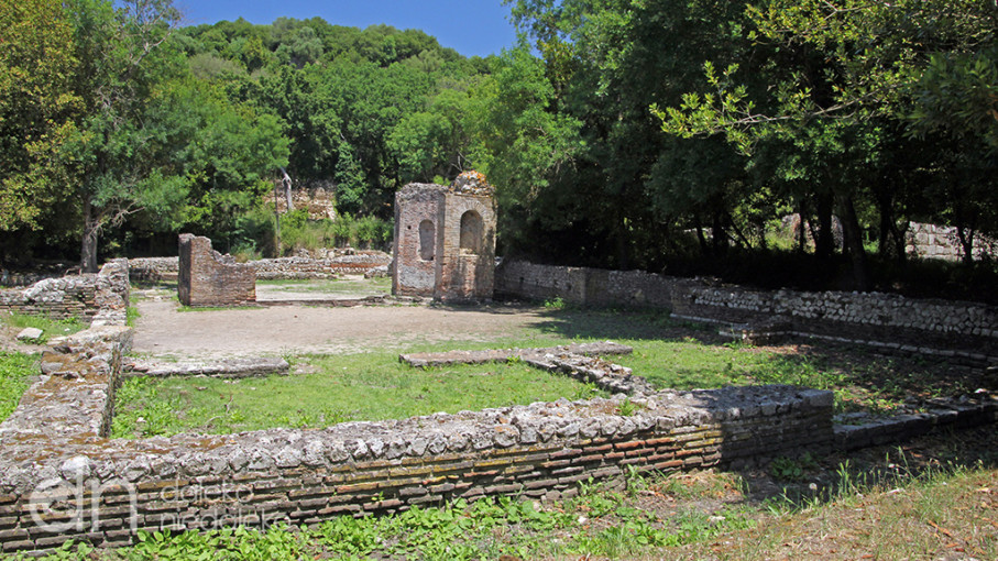 Gimnazjon w Butrincie